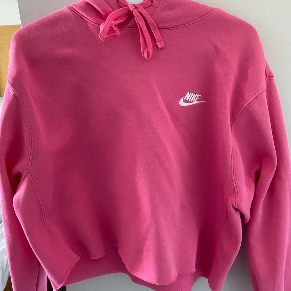 Cropped Nike hoodie